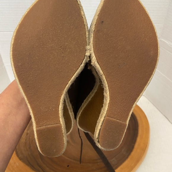 Colin Stuart Ankle Strap Peep Toe Wedges - Picture 5 of 8